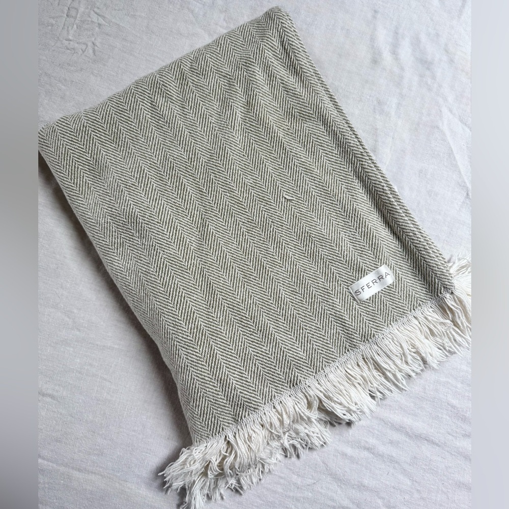 Sferra Blanket